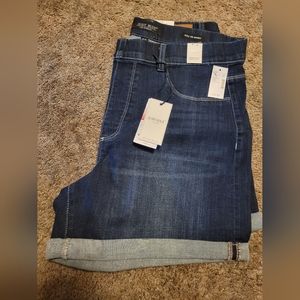 NWT Judy Blue pull on denim short